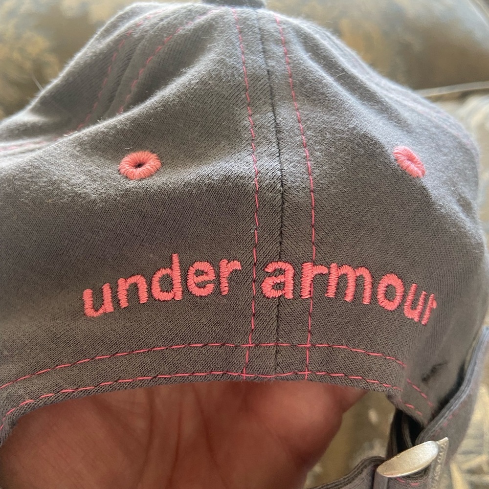 Under Armour YOUTH hat - Picture 4 of 6